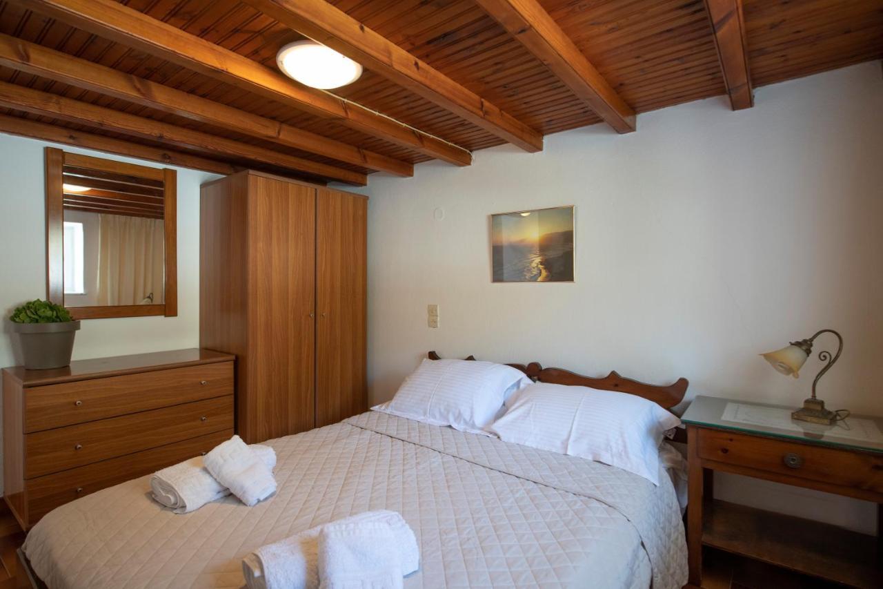 Hibiscus Rosa Location * Mykonos Town